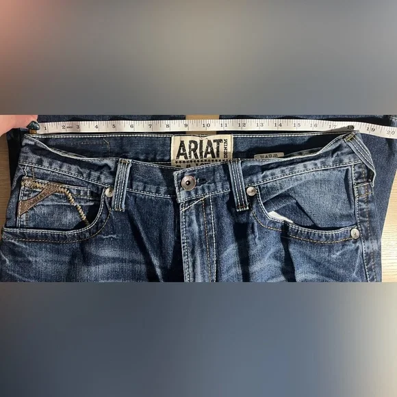 Ariat Men's Darkwash Lowrise M4 Jeans *LIKE NEW* - Picture 16 of 16